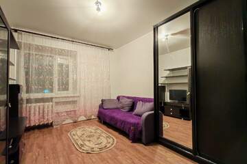 Комната, (всего 4 ком.), 14,2 м², 2/5 эт.